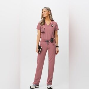 FIGS Women's Mauve Kade Cargo Scrub Pants